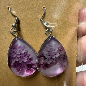 Elegant Purple Floral Teardrop Earrings NWOT